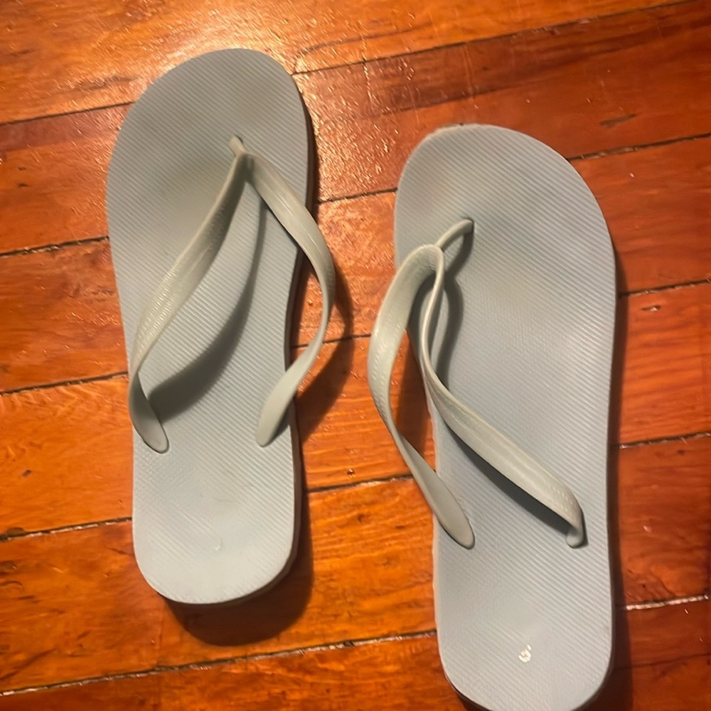 Old Navy flip flops aqua blue